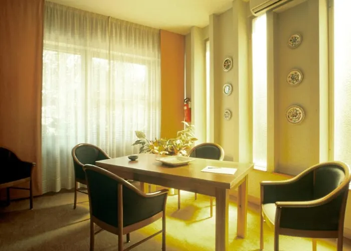 G. Capitol Hotel 4*