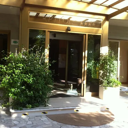 Hotell G. Capitol 4*