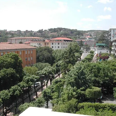 G. Capitol Hotell 4*